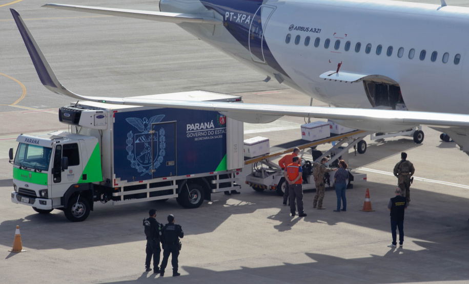 Vacinas Com a chegada do quarto lote, Paraná começa a vacinar idosos. Foto: Ari Dias/AEN