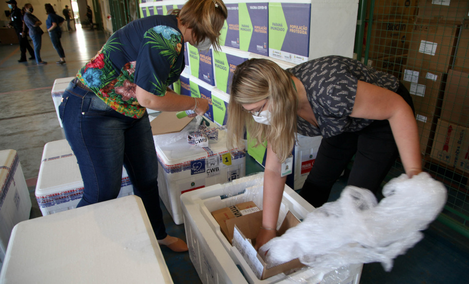 Vacinas Com a chegada do quarto lote, Paraná começa a vacinar idosos. Foto: Ari Dias/AEN