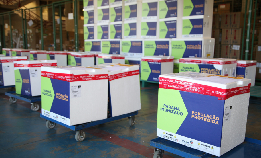 xCom a chegada do quarto lote, Paraná começa a vacinar idosos. Foto: Ari Dias/AEN