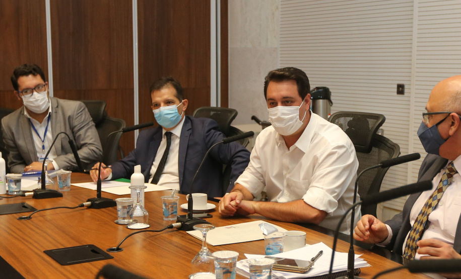 Ferroeste O governador Carlos Massa Ratinho Junior participa nesta segunda-feira (8), de reuniao sobre o projeto da Nova Ferroeste. Curitiba, 08/02/2021. Foto: Geraldo Bubniak/AEN