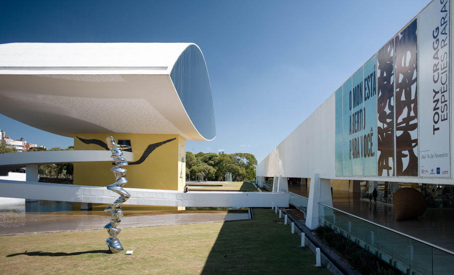 O Museu Oscar Niemeyer (MON) será uma ótima opção de entretenimento seguro neste inusitado Carnaval 2021, que acontecerá durante a pandemia, com festas e feriado cancelados e medidas restritivas em vigor. -  Foto: Marcello Kawase/MON