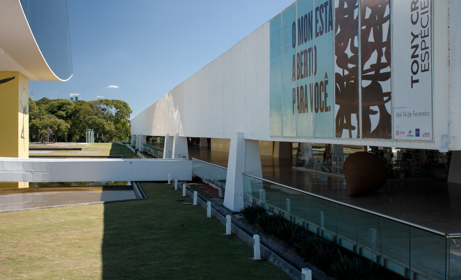 O Museu Oscar Niemeyer (MON) será uma ótima opção de entretenimento seguro neste inusitado Carnaval 2021, que acontecerá durante a pandemia, com festas e feriado cancelados e medidas restritivas em vigor. -  Foto: Marcello Kawase/MON