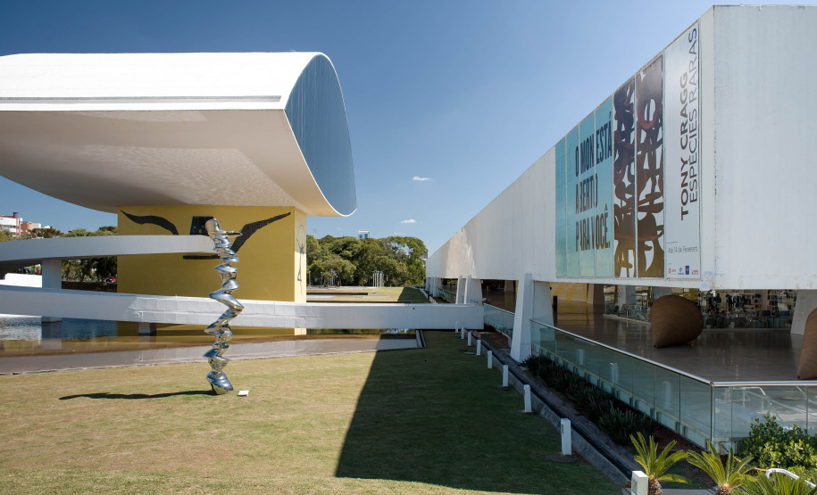 O Museu Oscar Niemeyer (MON) será uma ótima opção de entretenimento seguro neste inusitado Carnaval 2021, que acontecerá durante a pandemia, com festas e feriado cancelados e medidas restritivas em vigor. -  Foto: Marcello Kawase/MON