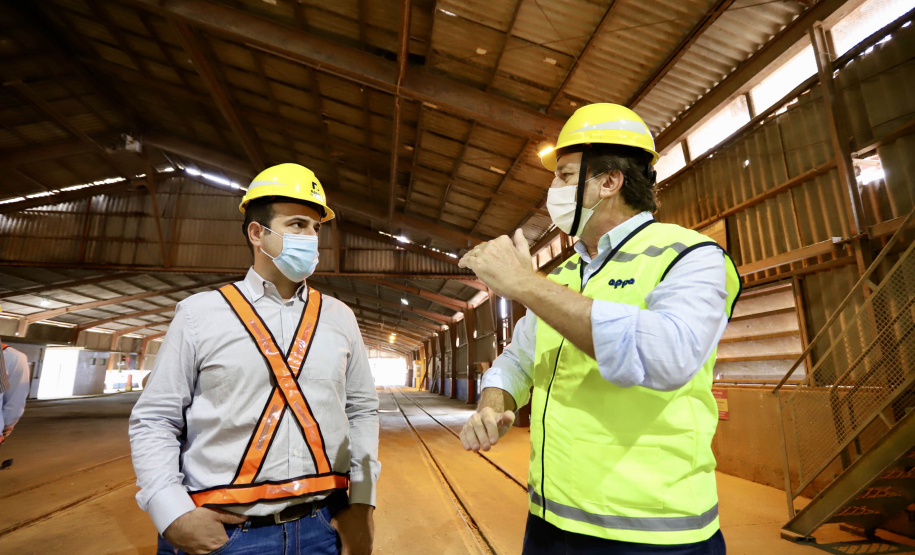 O Grupo de Trabalho do Plano Estadual Ferroviário (GT Ferrovias) realizou, nesta terça-feira (9), a primeira visita técnica ao Porto de Paranaguá. In loco, a comitiva conheceu os projetos que a Portos do Paraná desenvolve para aumentar a participação dessa matriz modal no transporte de carga. A pauta do encontro foi a importância da integração. Imagens: Claudio Neves/Portos do Paraná