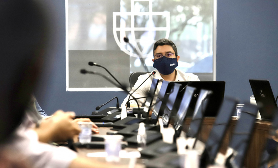O Grupo de Trabalho do Plano Estadual Ferroviário (GT Ferrovias) realizou, nesta terça-feira (9), a primeira visita técnica ao Porto de Paranaguá. In loco, a comitiva conheceu os projetos que a Portos do Paraná desenvolve para aumentar a participação dessa matriz modal no transporte de carga. A pauta do encontro foi a importância da integração. Imagens: Claudio Neves/Portos do Paraná