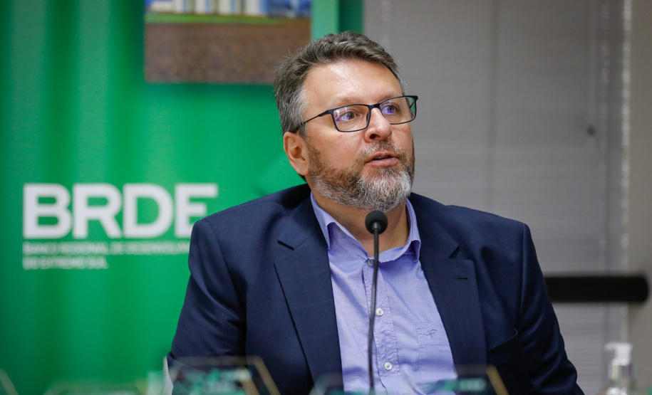 Na tarde desta segunda-feira (08), o Banco Regional de Desenvolvimento do Extremo Sul (BRDE) promoveu a final do programa BRDE LABS, programa desenvolvido em parceria com a Hotmilk, Ecossistema de Inovação da Pontifícia Universidade Católica do Paraná (PUCPR). As dez startups finalistas apresentaram seus projetos no evento online aconteceu por meio do canal oficial do BRDE no Youtube. - Curitiba, 09/02/2021  -  Foto: Rodolfo Buhrer