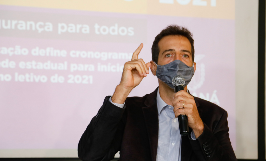 Educação apresenta cronograma da rede estadual para volta às aulas, Secretário Educação Renato Feder, Gláucio Dias e Nestor Werner Junior.Foto Gilson Abreu/AEN