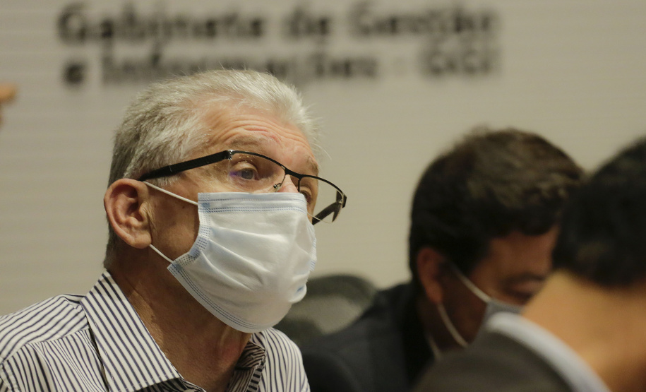 O presidente da cooperativa Lar, Irineo da Costa Rodrigues, apresentou nesta quarta-feira (10) ao governador Carlos Massa Ratinho Junior e aos secretários de Estado um plano de investimento de R$ 2,412 bilhões até 2024 na suinocultura e na avicultura, com previsão de dobrar a quantidade de funcionários diretos e alcançar 26 mil contratados. Na foto, o secretário estadual da Agricultura e do Abastecimento, Norberto Ortigara. - Curitiba, 10/02/2021 - Foto: Jonathan Campos/AEN