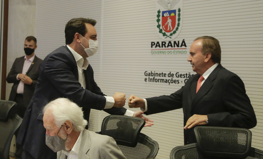 O presidente da cooperativa Lar, Irineo da Costa Rodrigues, apresentou nesta quarta-feira (10) ao governador Carlos Massa Ratinho Junior e aos secretários de Estado um plano de investimento de R$ 2,412 bilhões até 2024 na suinocultura e na avicultura, com previsão de dobrar a quantidade de funcionários diretos e alcançar 26 mil contratados. - Curitiba, 10/02/2021 - Foto: Jonathan Campos/AEN