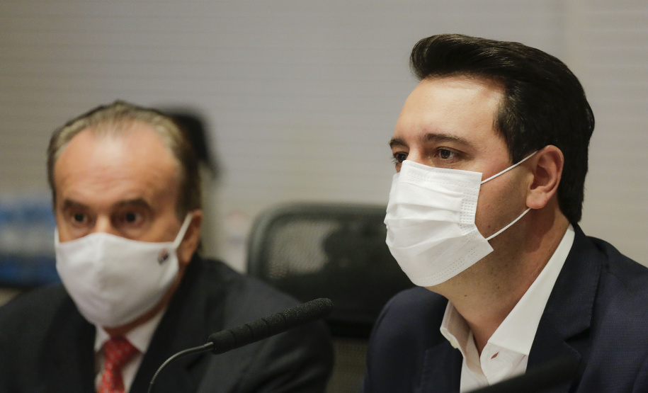 O presidente da cooperativa Lar, Irineo da Costa Rodrigues, apresentou nesta quarta-feira (10) ao governador Carlos Massa Ratinho Junior e aos secretários de Estado um plano de investimento de R$ 2,412 bilhões até 2024 na suinocultura e na avicultura, com previsão de dobrar a quantidade de funcionários diretos e alcançar 26 mil contratados. - Curitiba, 10/02/2021 - Foto: Jonathan Campos/AEN