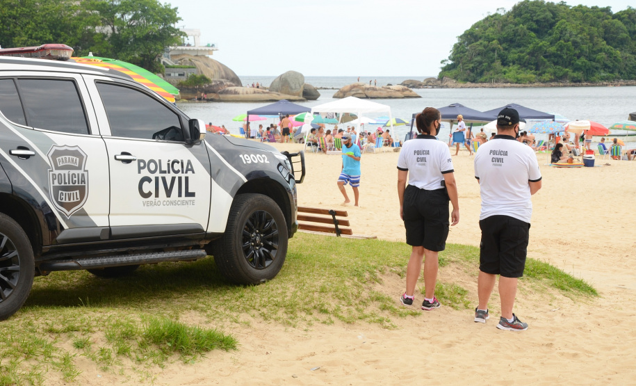 A Polícia Civil do Paraná (PCPR) já realizou 160 testes de covid-19 em policiais que estão atuando na segunda fase da Operação Verão Consciente. Os exames são realizados de forma integrada com a Secretaria de Saúde e tem como objetivo o diagnóstico antecipado e a prevenção contra o novo coronavírus.  -  Curitiba, 10/02/2021  -  foto: Fábio Dias/PCPR/SESP-PR