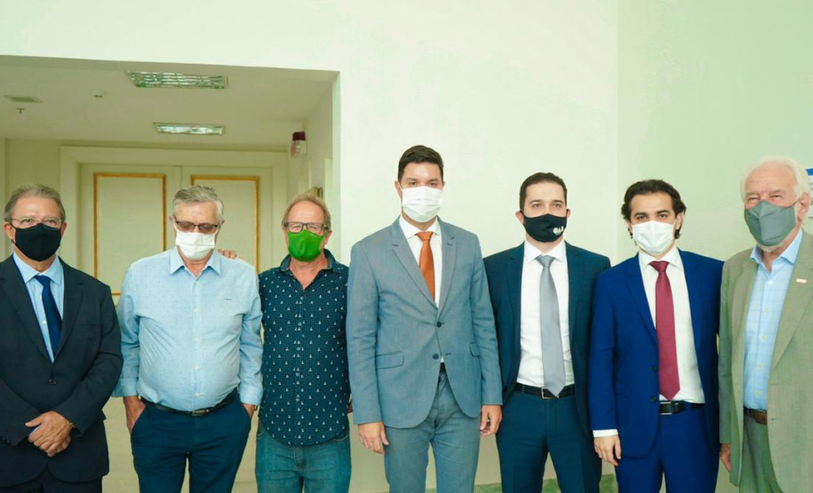 Deputados, prefeitos e lideranças do Sudoeste participaram de reunião sobre a revitalização da PRC-280 e a inclusão da rodovia no pacote de concessões do Governo Federal. O encontro contou com o vice-governador Darci Piana, o chefe da Casa Civil, Guto Silva; o secretário estadual de Infraestrutura e Logística, Sandro Alex, e o diretor-geral do DER-PR, Fernando Furiatti. Foto: Guilherme Flores