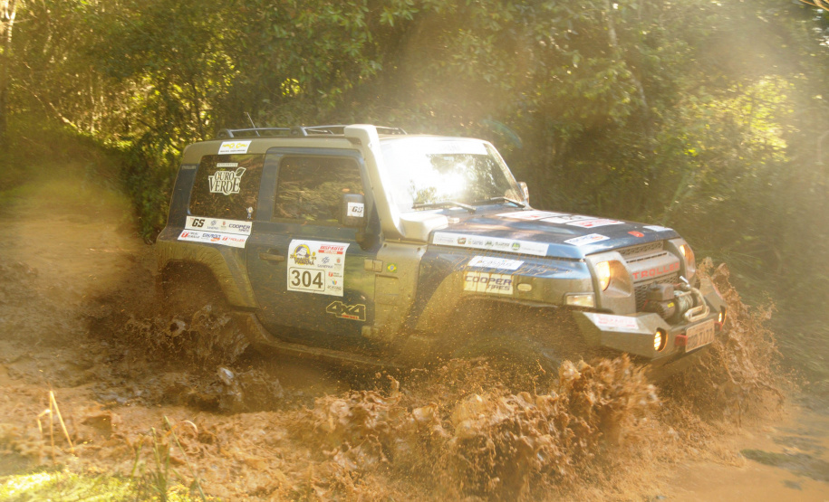 A 27ª edição do Transparaná conta até o momento com 112 veículos inscritos e terá cerca de mil quilômetros de percurso. A largada será às 8h do dia 17 de fevereiro, quarta-feira, de Foz do Iguaçu (Parque das Cataratas) e o trajeto vai passar por Cascavel, Guarapuava, Irati, com chegada no Palácio Iguaçu, em Curitiba, no dia 20.  -  Foto: Divulgação