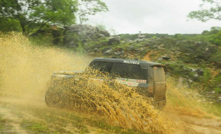 A 27ª edição do Transparaná conta até o momento com 112 veículos inscritos e terá cerca de mil quilômetros de percurso. A largada será às 8h do dia 17 de fevereiro, quarta-feira, de Foz do Iguaçu (Parque das Cataratas) e o trajeto vai passar por Cascavel, Guarapuava, Irati, com chegada no Palácio Iguaçu, em Curitiba, no dia 20.  -  Foto: Divulgação