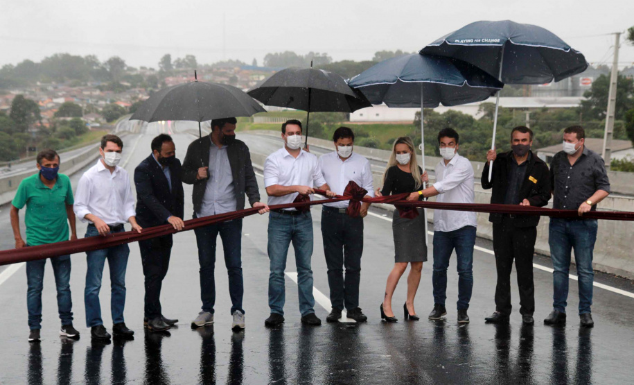 Novo viaduto garante tráfego mais seguro em Piraí do Sul.