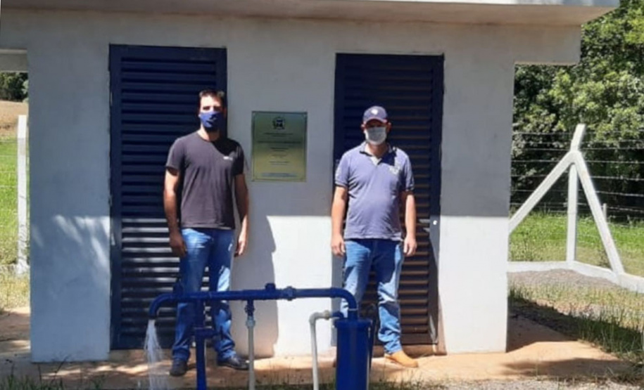 Comunidade da Barra do Quieto comemora água de qualidade  -  foto: Divulgação SANEPAR