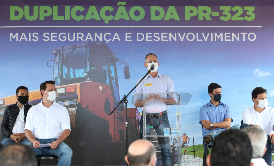 O governador Carlos Massa Ratinho Junior participa nesta quinta-feira (11) da entrega da primeira parte da duplicação da PR-323 entre Doutor Camargo e Paiçandu, na região Noroeste.  Na foto, o Prefeitoi de Paicandu, Ismael Batista em pronunciamento. 11/02/2021 - Foto: Geraldo Bubniak/AEN