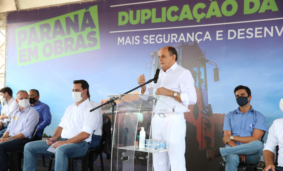 O governador Carlos Massa Ratinho Junior participa nesta quinta-feira (11) da entrega da primeira parte da duplicação da PR-323 entre Doutor Camargo e Paiçandu, na região Noroeste. O investimento por parte do Governo do Estado em toda a obra é de R$ 78,7 milhões. 11/02/2021 - Foto: Geraldo Bubniak/AEN