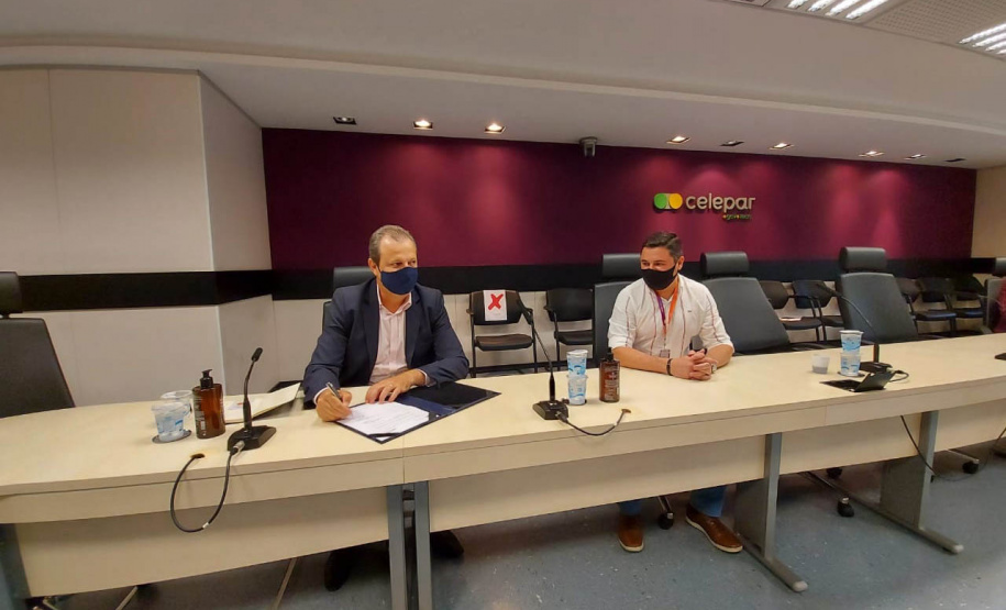 A Superintendência Geral de Ciência, Tecnologia e Ensino Superior do Paraná e a Companhia de Tecnologia da Informação e Comunicação do Paraná (Celepar) assinaram nesta sexta-feira (12) um termo de cooperação técnica para desenvolver uma série de ações na área da Ciência, Tecnologia e Inovação. - Curitiba, 12/02/2021 - Foto: Divulgação Celepar