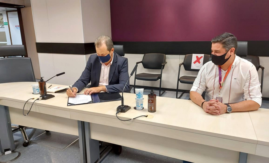 A Superintendência Geral de Ciência, Tecnologia e Ensino Superior do Paraná e a Companhia de Tecnologia da Informação e Comunicação do Paraná (Celepar) assinaram nesta sexta-feira (12) um termo de cooperação técnica para desenvolver uma série de ações na área da Ciência, Tecnologia e Inovação. - Curitiba, 12/02/2021 - Foto: Divulgação Celepar