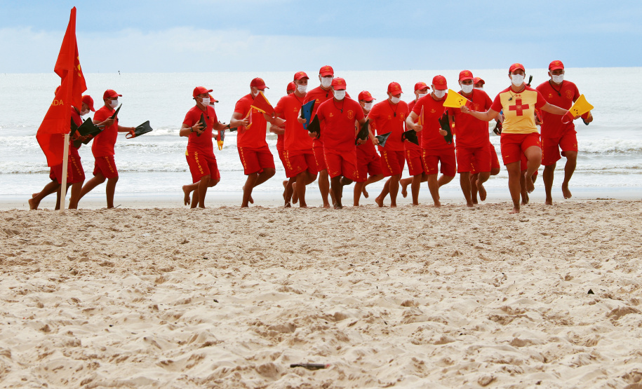 Corpo de Bombeiros forma nova turma de guarda-vidas militares  -  Foto: Divulgação SESP-PR