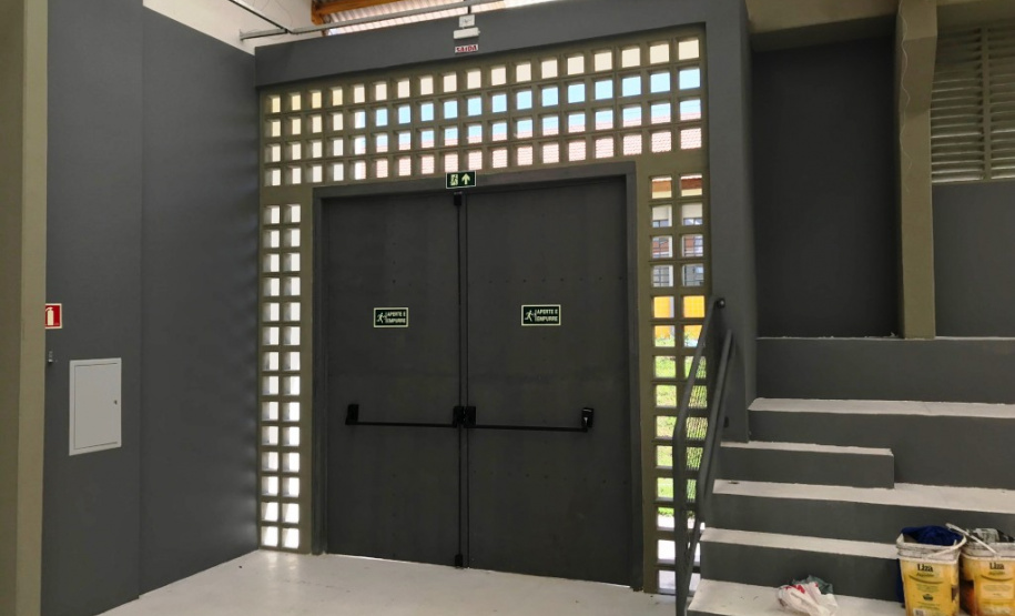 Engenheiros da Cohapar retomaram neste ano o trabalho de fiscalização das obras de reformas de escolas paranaenses. A iniciativa faz parte de um termo de cooperação técnica firmado em 2019 pela companhia com o Instituto Paranaense de Desenvolvimento Educacional (Fundepar), vinculado à Secretaria de Estado da Educação, e já abrange ações de melhorias em 101 unidades da rede estadual de ensino.