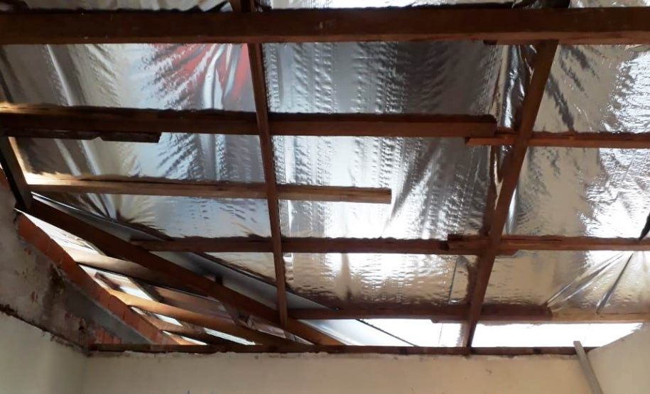 Engenheiros da Cohapar retomaram neste ano o trabalho de fiscalização das obras de reformas de escolas paranaenses. A iniciativa faz parte de um termo de cooperação técnica firmado em 2019 pela companhia com o Instituto Paranaense de Desenvolvimento Educacional (Fundepar), vinculado à Secretaria de Estado da Educação, e já abrange ações de melhorias em 101 unidades da rede estadual de ensino.