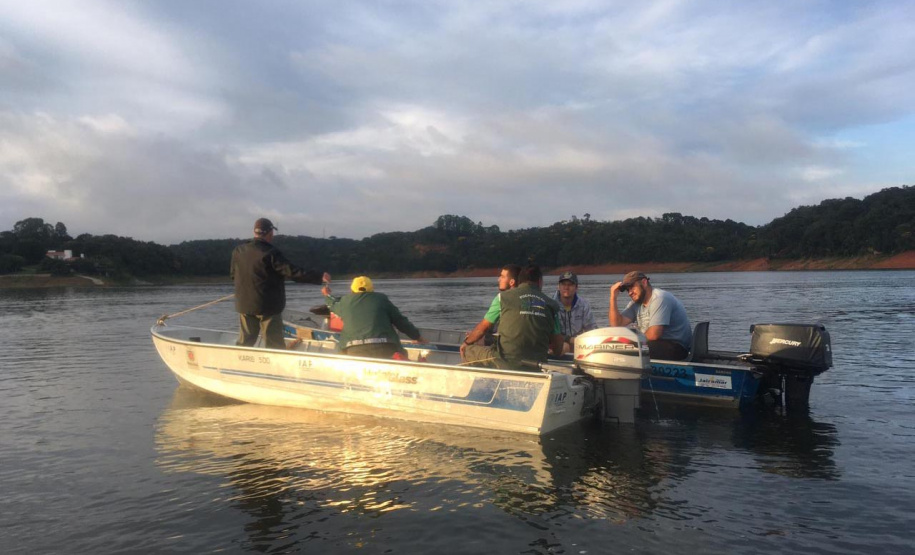Fiscais da regional do Instituto Água e Terra (IAT) de Curitiba realizaram (do dia 11 ao 15) operação para coibir a pesca ilegal na Represa Capivari Cachoeira, nos municípios de Campina Grande do Sul e Bocaiúva do Sul.  Foto: IAT