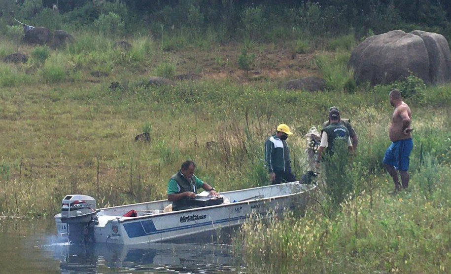 Fiscais da regional do Instituto Água e Terra (IAT) de Curitiba realizaram (do dia 11 ao 15) operação para coibir a pesca ilegal na Represa Capivari Cachoeira, nos municípios de Campina Grande do Sul e Bocaiúva do Sul.  Foto: IAT