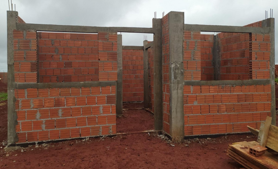 Representantes da Cohapar e da prefeitura de Marumbi se reuniram nesta semana para debater o procedimento de seleção das famílias que vão morar nas 50 casas populares que estão sendo construídas pelo Governo do Estado na cidade. Foto: Cohapar