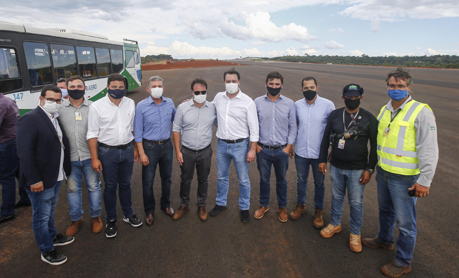 Governador Carlos Massa Ratinho Junior durante uma visita as obras do Aeroporto Internacional de Foz do Iguaçu.