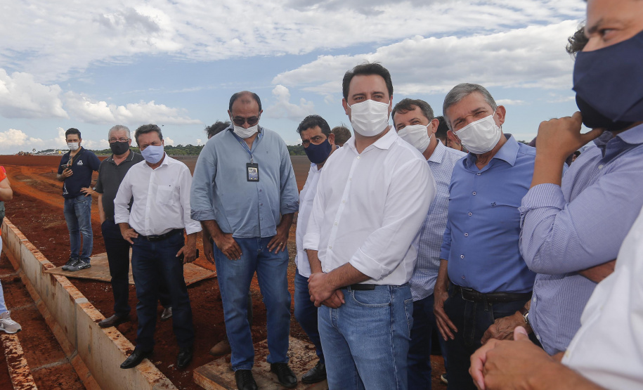 Governador Carlos Massa Ratinho Junior durante uma visita as obras do Aeroporto Internacional de Foz do Iguaçu.