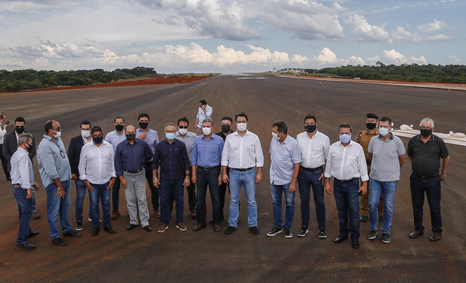 Governador Carlos Massa Ratinho Junior durante uma visita as obras do Aeroporto Internacional de Foz do Iguaçu.