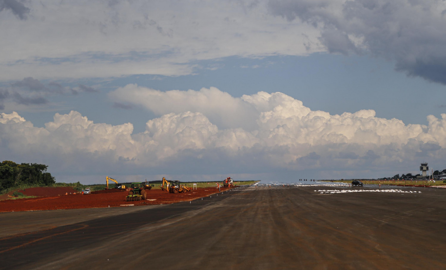Governador Carlos Massa Ratinho Junior durante uma visita as obras do Aeroporto Internacional de Foz do Iguaçu.