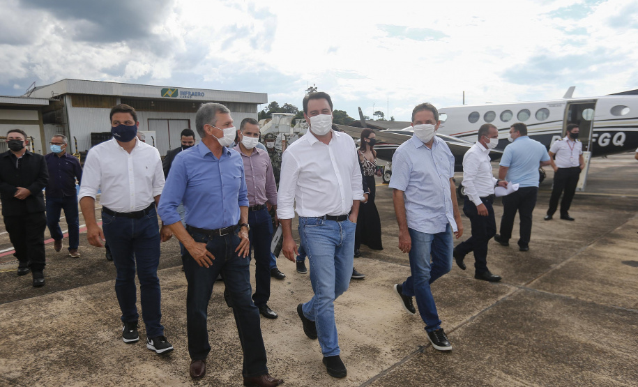 Governador Carlos Massa Ratinho Junior durante uma visita as obras do Aeroporto Internacional de Foz do Iguaçu.