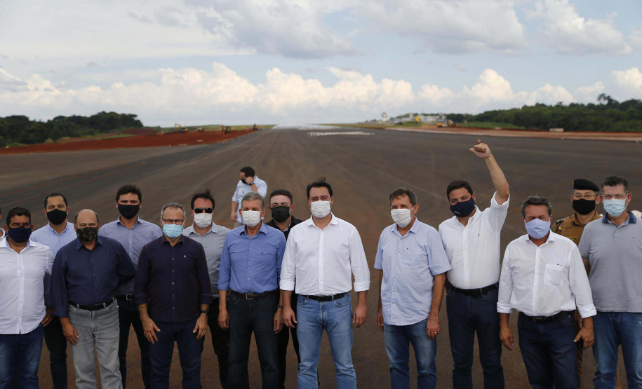 Governador Carlos Massa Ratinho Junior durante uma visita as obras do Aeroporto Internacional de Foz do Iguaçu.
