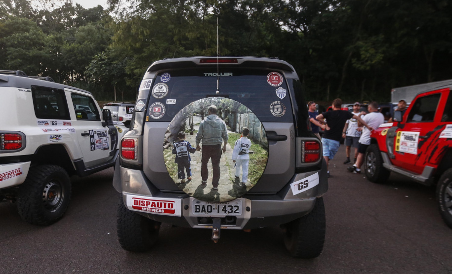 O governador Carlos Massa Ratinho Junior participou nesta quarta-feira (17) da largada oficial do 27º Rally Transparaná, uma das maiores competições off-road da América Latina, no Parque Nacional do Iguaçu, em Foz do Iguaçu.