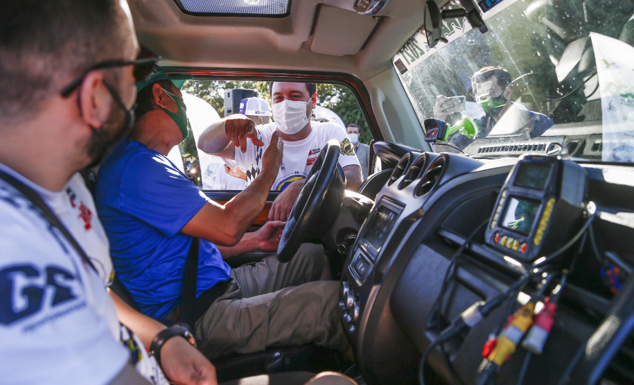 O governador Carlos Massa Ratinho Junior participou nesta quarta-feira (17) da largada oficial do 27º Rally Transparaná, uma das maiores competições off-road da América Latina, no Parque Nacional do Iguaçu, em Foz do Iguaçu.