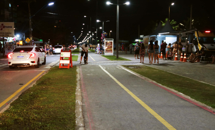 O balanço da Polícia Militar do Paraná sobre os cinco dias de Carnaval no Litoral aponta a redução dos principais crimes. O comparativo com o mesmo período do ano anterior indica que os roubos caíram 48,2% (de 29 foi para 15), os furtos reduziram 64,7% (de 153 casos para 54) e as ocorrências de perturbação do sossego diminuíram 18,7% (de 64 para 52). Foto:PMPR