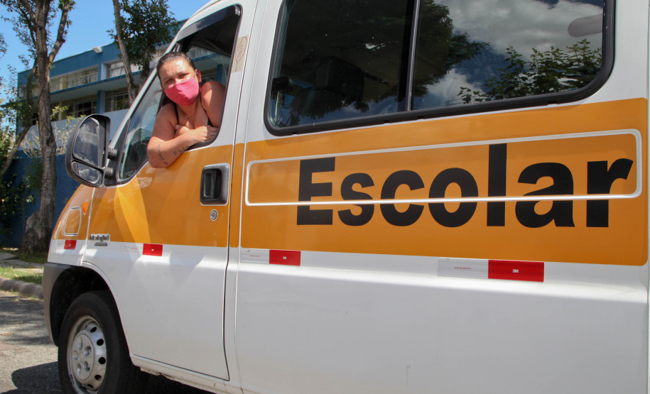 Fomento Paraná Governo do Paraná Através da Fomento Paraná Libera Recursos para Transportes Escolares. Greicy Kelly Ferreira tem uma van escolar e presta serviço para pais e alunos da rede estadual e municipal em Curitiba. - Curitiba, 17/02/2021 - Foto: Ari Dias/AEN