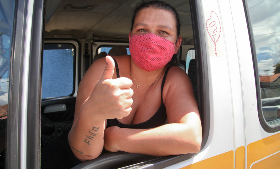 Fomento Paraná Governo do Paraná Através da Fomento Paraná Libera Recursos para Transportes Escolares. Greicy Kelly Ferreira tem uma van escolar e presta serviço para pais e alunos da rede estadual e municipal em Curitiba. - Curitiba, 17/02/2021 - Foto: Ari Dias/AEN