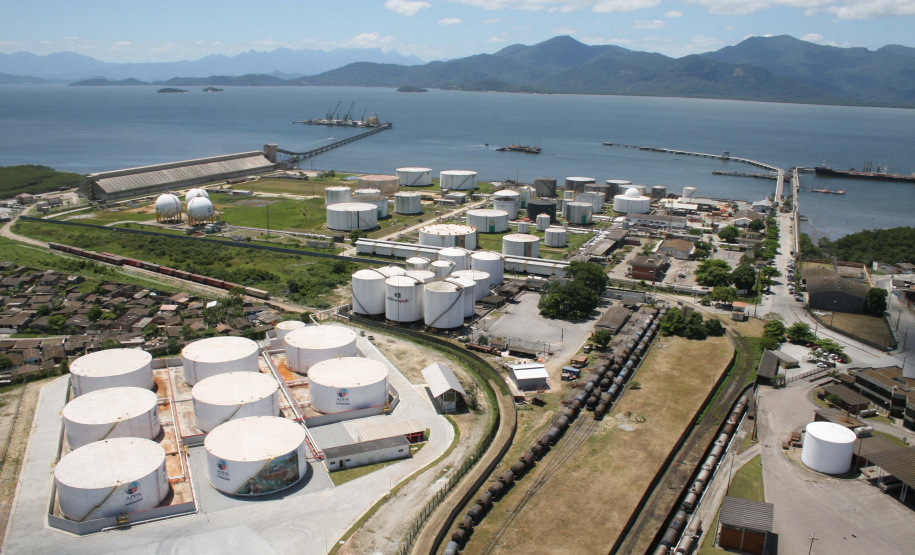 Área da granéis líquidos em Paranaguá será tema de audiência pública. Foto: Portos do Paraná