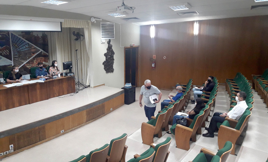 O Departamento de Estradas de Rodagem do Paraná (DER/PR) realizou nesta quarta-feira (17) a abertura dos envelopes com documentos de habilitação das empresas disputando a execução das novas terceiras faixas da PR-323, na região Noroeste. -  Curitiba, 18/02/2021  -  Foto: Divulgação DER-PR