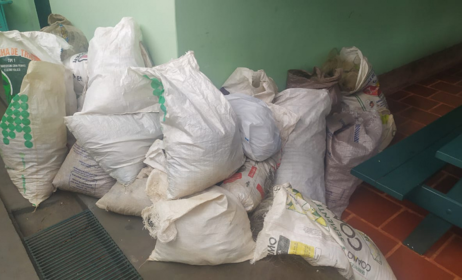 O Instituto Água e Terra (IAT) finaliza os trâmites legais para a doação de um barco e um motor de popa ao 3º Pelotão da 4ª Companhia do Batalhão de Polícia Ambiental ? Força Verde (BPAmb).   -  Foto: Divulgação SEDEST/IAT