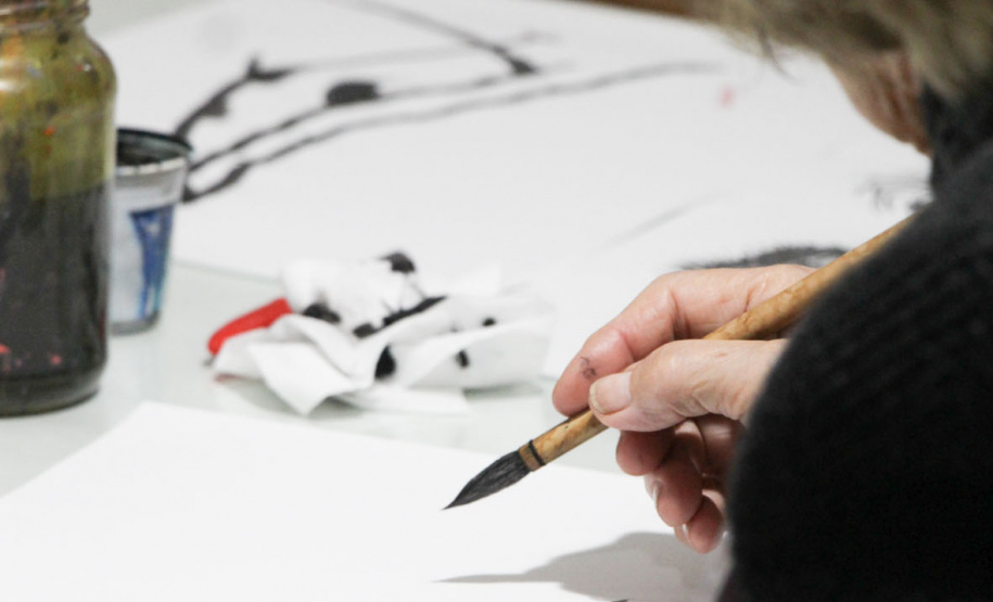 O Museu Oscar Niemeyer (MON) promoverá uma videoconferência com o artista Yutaka Toyota para o público do programa Arte para Maiores.  - Foto: Maíta Franco/MON