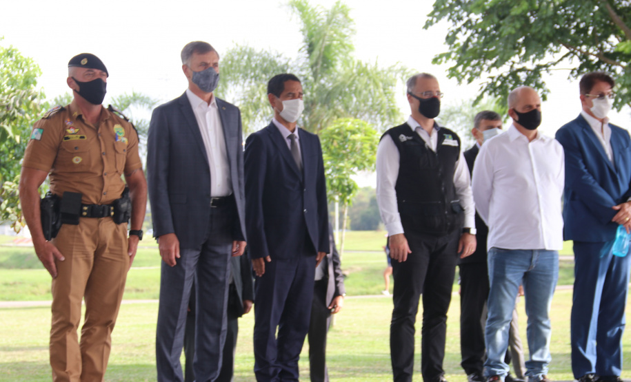 O ministro da Justiça e Segurança Pública, André Mendonça, esteve em São José dos Pinhais, na Região Metropolitana de Curitiba, para conhecer de perto algumas ações da Secretaria da Segurança Pública do Paraná na região. - Curitiba, 18/02/2021 - Foto: Divulgação SESP-PR