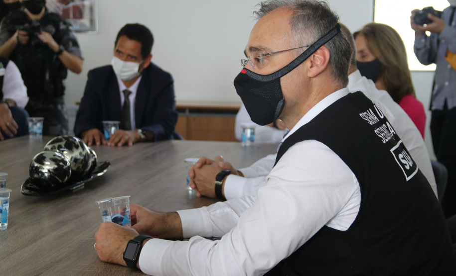 O ministro da Justiça e Segurança Pública, André Mendonça, esteve em São José dos Pinhais, na Região Metropolitana de Curitiba, para conhecer de perto algumas ações da Secretaria da Segurança Pública do Paraná  na região. -  Curitiba, 18/02/2021  -  Foto: Divulgação SESP-PR