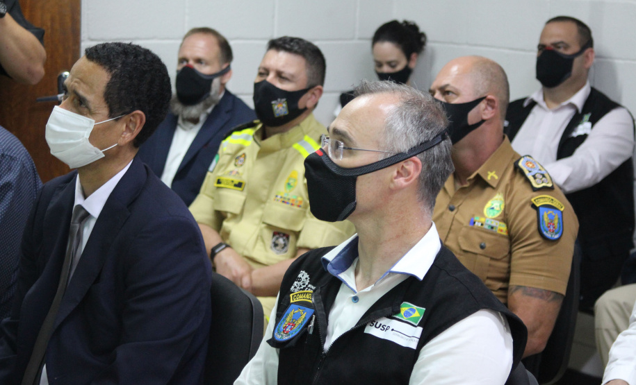 O ministro da Justiça e Segurança Pública, André Mendonça, esteve em São José dos Pinhais, na Região Metropolitana de Curitiba, para conhecer de perto algumas ações da Secretaria da Segurança Pública do Paraná na região. - Curitiba, 18/02/2021 - Foto: Divulgação SESP-PR