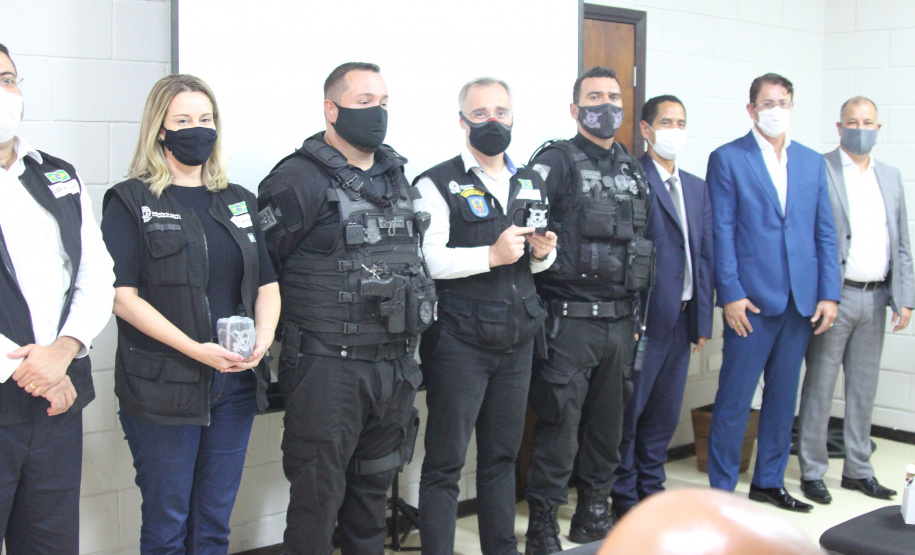 O ministro da Justiça e Segurança Pública, André Mendonça, esteve em São José dos Pinhais, na Região Metropolitana de Curitiba, para conhecer de perto algumas ações da Secretaria da Segurança Pública do Paraná na região. - Curitiba, 18/02/2021 - Foto: Divulgação SESP-PR