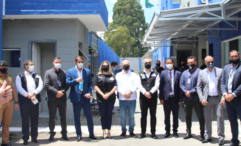 O ministro da Justiça e Segurança Pública, André Mendonça, esteve em São José dos Pinhais, na Região Metropolitana de Curitiba, para conhecer de perto algumas ações da Secretaria da Segurança Pública do Paraná na região. - Curitiba, 18/02/2021 - Foto: Divulgação SESP-PR